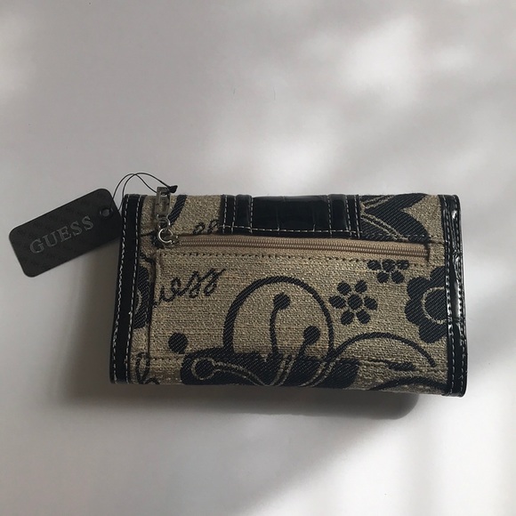 Floral Print Guess Wallet - Picture 3 of 3